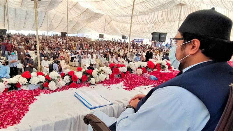 Dr Hussain Qadri addresses Milad un Nabi conference in Sialkot
