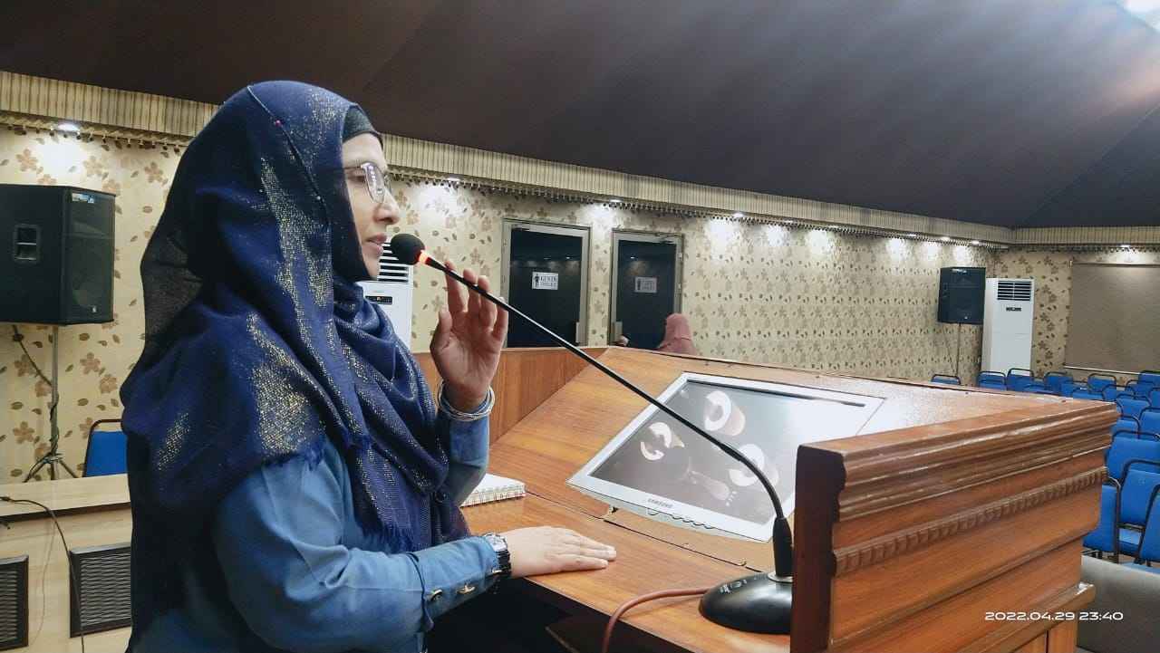 Dr Ghazala Qadri holds session with mutakif teams of Karachi Sindh and South Punjab