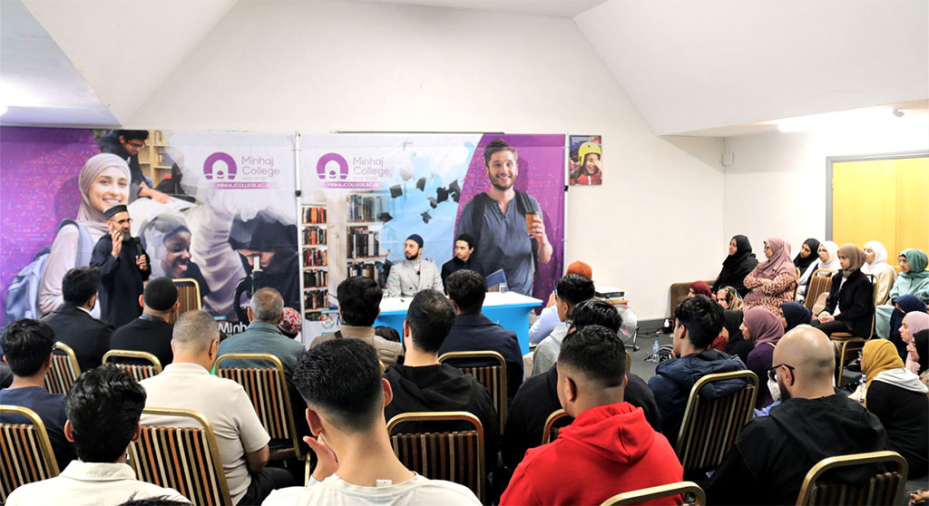 Shaykh Hammad Mustafa al-Madani al-Qadri holds session with brothers and sisters