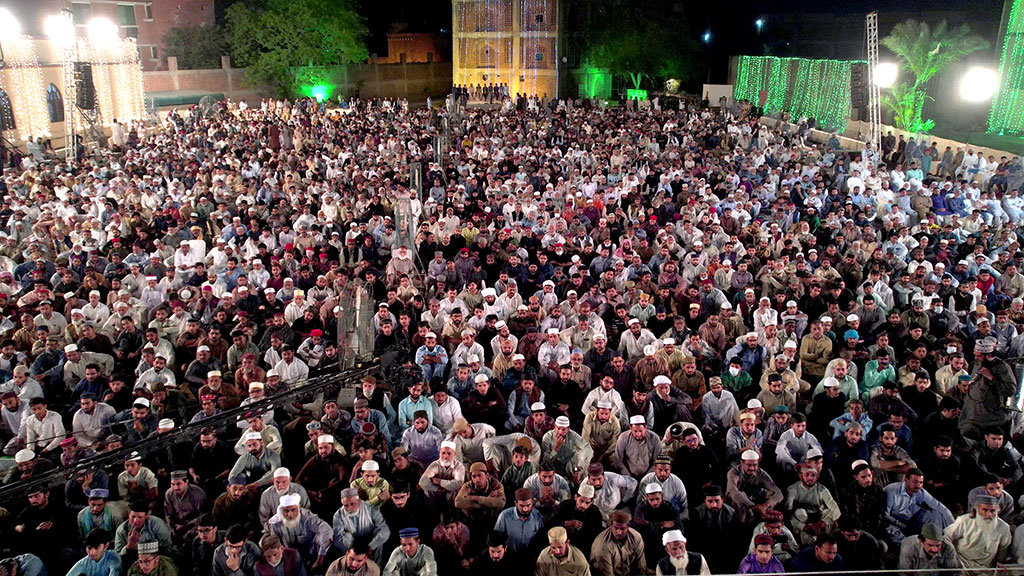 Dr Tahir ul Qadri addressing itikaf city residents 2023