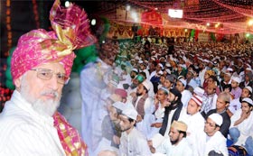 Enmity with Friends of Allah an open war against Allah Almighty: Shaykh-ul-Islam addresses big gathering in Ajmer Sharif