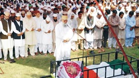 تحریک منہاج القرآن فیصل آباد کے بانی رہنما حاجی محمد عنایت قادری مرحوم کی نماز جنازہ