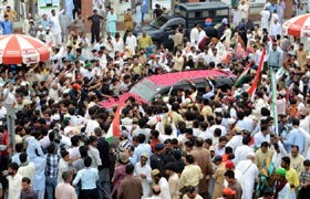 Dr Muhammad Tahir-ul-Qadri reaches Pakistan to attend Itikaf 2013