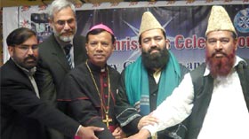  لاہور: ہیپی نیو ایئر 2014ء اور کرسمس تقریب میں ڈائریکٹر انٹر فیتھ ریلیشنز منہاج القرآن کی شرکت