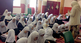UK: Weekly lecture sessions held at Jamia Masjid Minhaj-ul-Quran Nelson