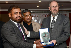 ڈائریکٹوریٹ آف انٹرفیتھ ریلیشنز منہاج القرآن انٹرنیشنل کیلئے پیس ایوارڈ 2014