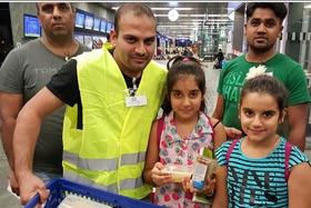 آسٹریا: منہاج ویلفیئر فاؤنڈیشن کی شامی پناہ گزینوں کو اشیائے خوردونوش اور قانونی مدد کی فراہمی