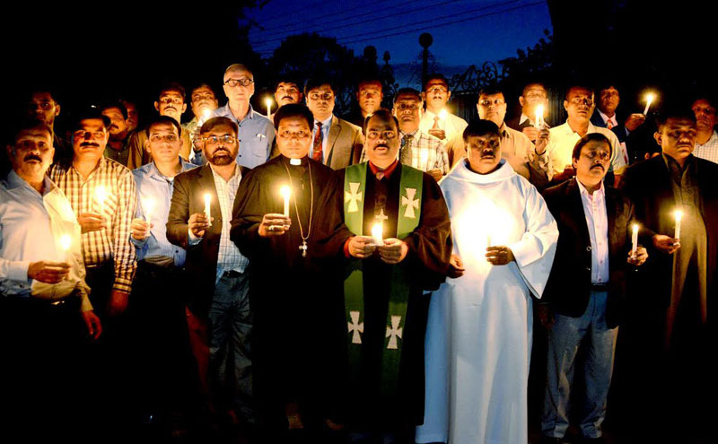 گلشن اقبال پارک میں متاثرین دہشتگردی کی یاد میں دعائیہ تقریب