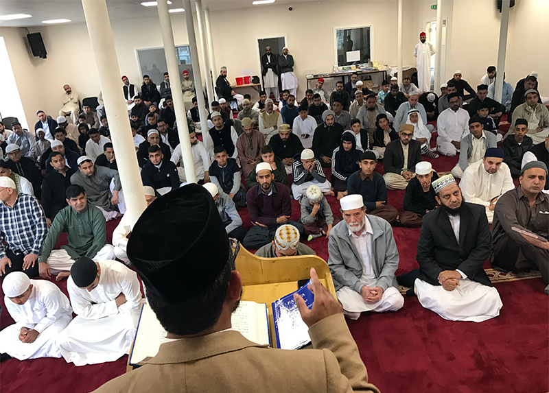 Bradford: Eid-ul-Fitr 2017 celebrated amid prayers for peace