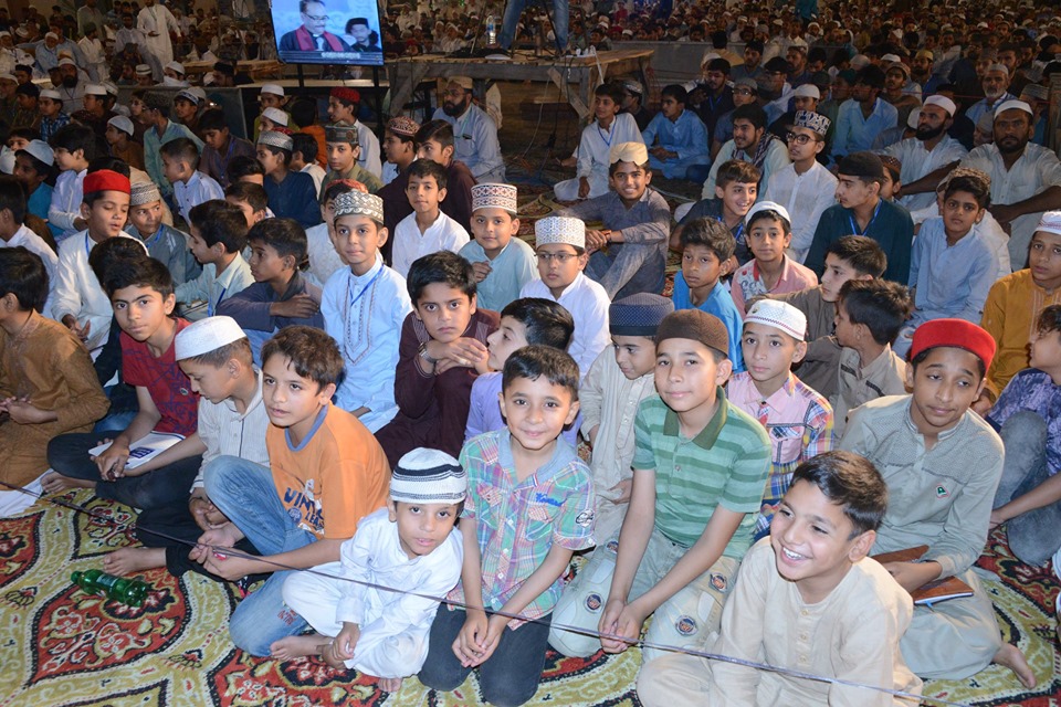 کڈز اعتکاف کے بچوں کی شیخ الاسلام کے خطاب کی نویں نشست میں خصوصی شرکت