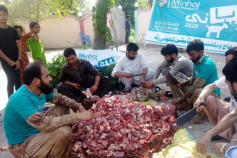 آزاد کشمیر: منہاج ویلفیئر فاؤنڈیشن کھوئی رٹہ کے زیر اہتمام اجتماعی قربانی اور  مستحقین میں گوشت کی تقسیم