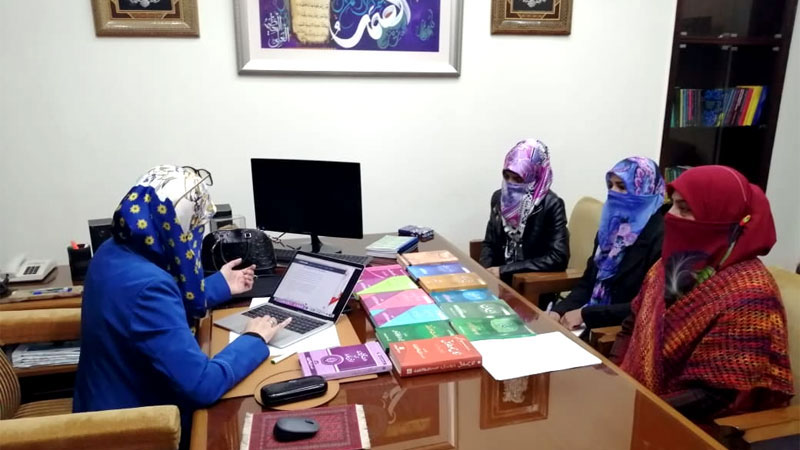 ڈاکٹر غزالہ حسن قادری سے فرید ملت ریسرچ انسٹی ٹیوٹ شعبہ خواتین کی میٹنگ