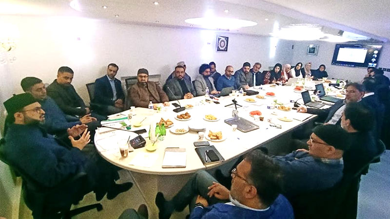 Dr Hassan Mohi-ud-Din Qadri chairs a meeting of Minhaj European Council