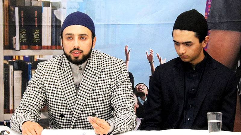 UK: Shaykh Hammad Mustafa al-Madani al-Qadri addresses a youth summer camp